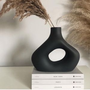 H&M Black Vase